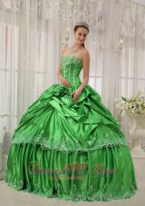 Low Price Spring Green Quinceanera Dress Strapless Taffeta Beading and Applique Ball Gown Plus Size