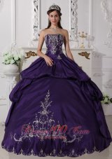 Elegant Purple Quinceanera Dress Strapless Taffeta Embroidery Ball Gown Plus Size