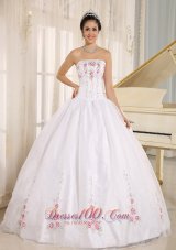 2013 White Embroidery Quinceanera Dress For Custom Made In Kahului City Hawaii Pretty