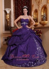 Puffy Elegant Purple Quinceanera Dress Sweetheart Taffeta Embroidery Ball Gown