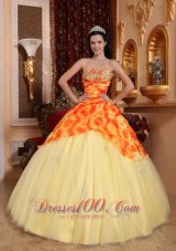 2013 Remarkable Light Yellow Quinceanera Dress Sweetheart Tulle Beading Ball Gown