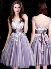 Nice Knee Length Lavender Vestidos de Damas Tulle Short Sleeves Appliques and Belt