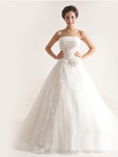 White Sleeveless Tulle Court Train Lace Up Wedding Gown for Wedding Party